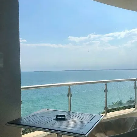 Alex Beach Apartment *
